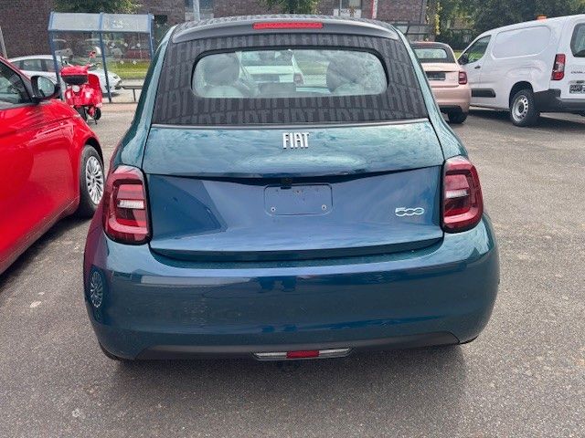 Fahrzeugabbildung Fiat 500e La Prima Cabrio 42 kWh einige Farben