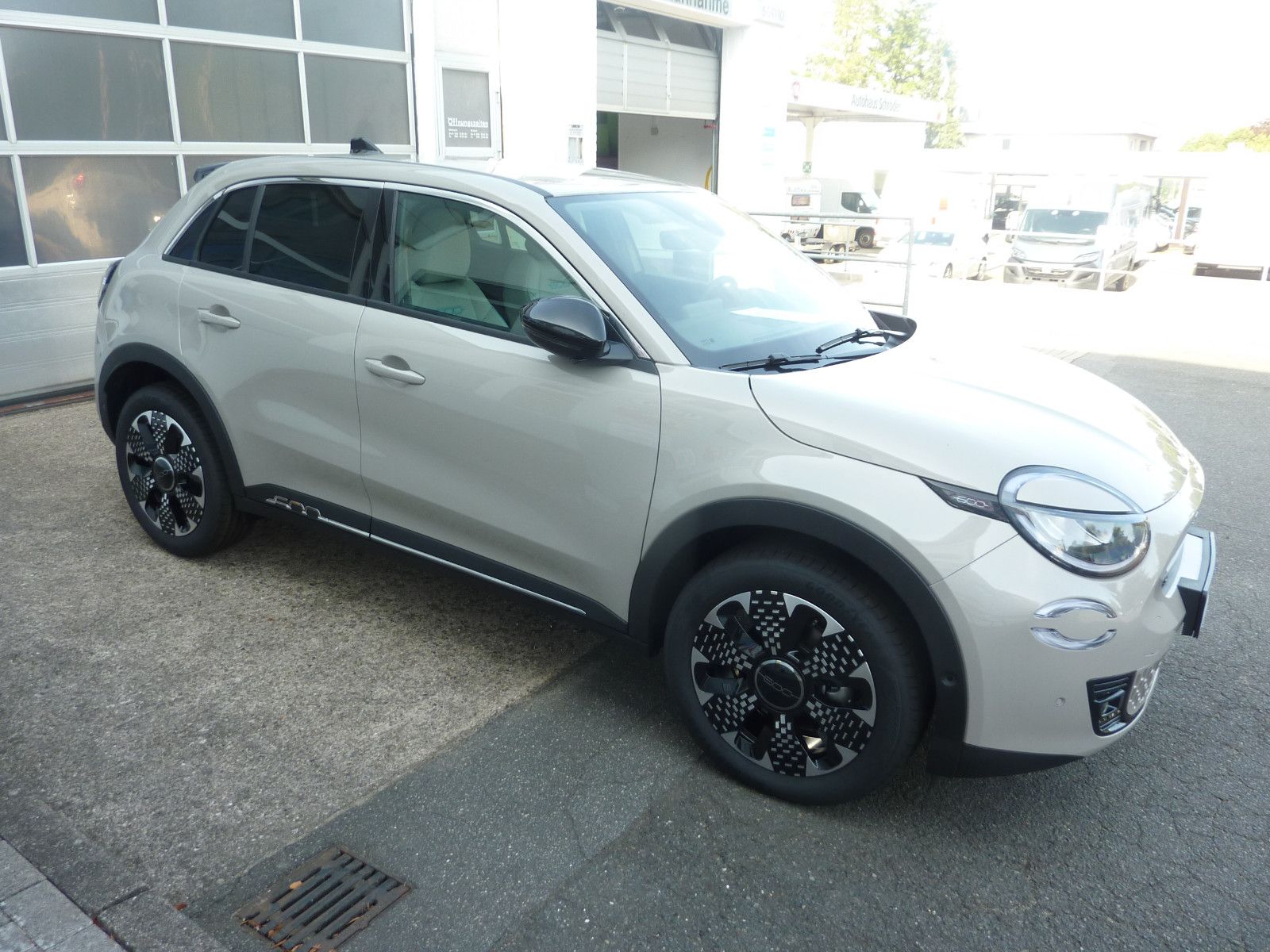 Fahrzeugabbildung Fiat 600 La Prima 1,2 74 kW (100 PS) Automatik Voll L