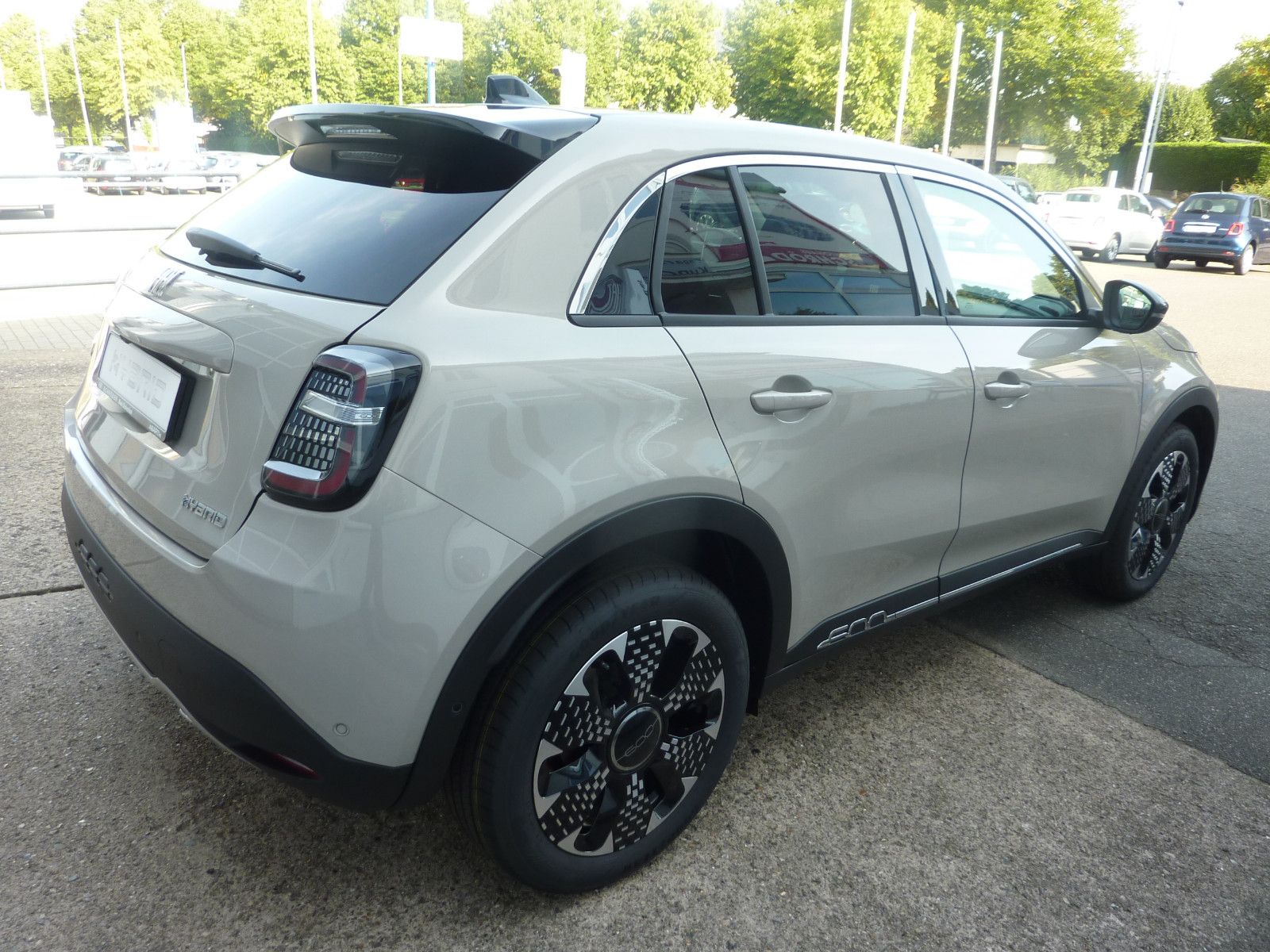 Fahrzeugabbildung Fiat 600 La Prima 1,2 74 kW (100 PS) Automatik Voll L