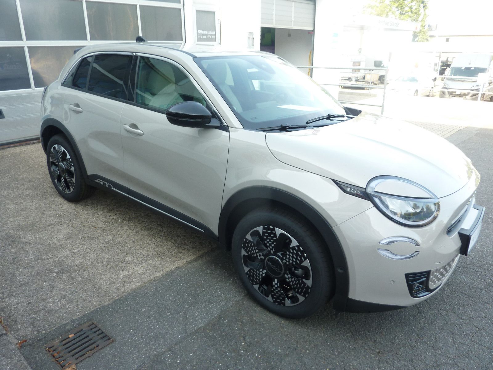 Fahrzeugabbildung Fiat 600 La Prima 1,2 74 kW (100 PS) Automatik Voll L