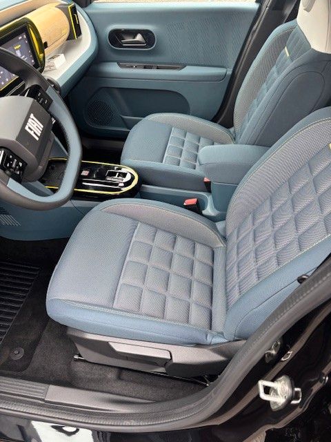 Fahrzeugabbildung Fiat Grande Panda La Prima 44 kWh